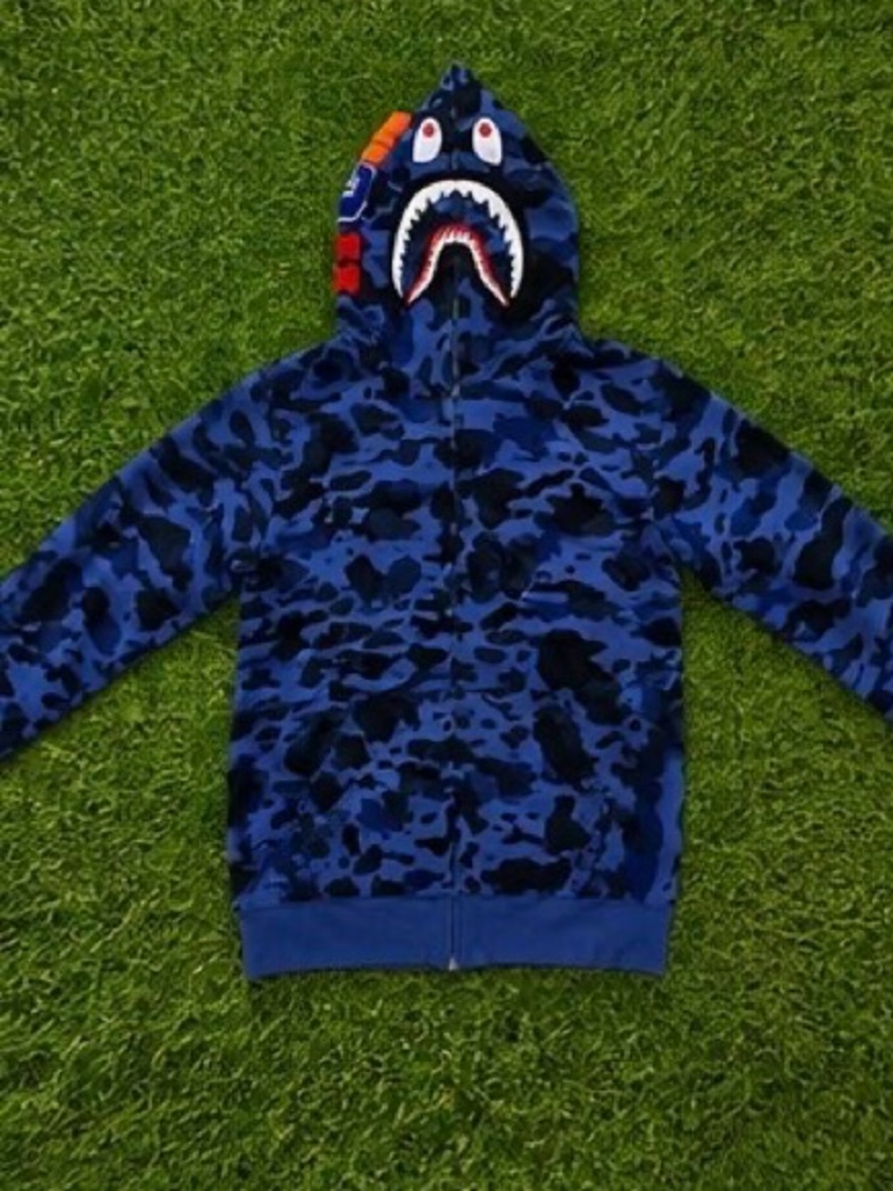 Blue camo shark zip up hoodie XL
